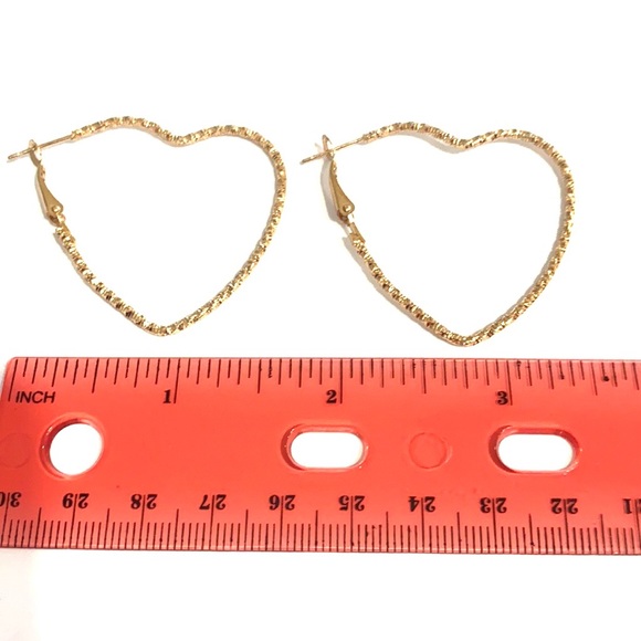 Earrings Barrette Set Gold Tone Hearts Faux Pearls - Picture 3 of 9